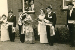 1966! König Reinhard Thissen mit seiner Königin Elisabeth und seinem Gefolge Heinrich und Käthe Hegmann sowie Karl-Heinz und Adelgunde Hansen!