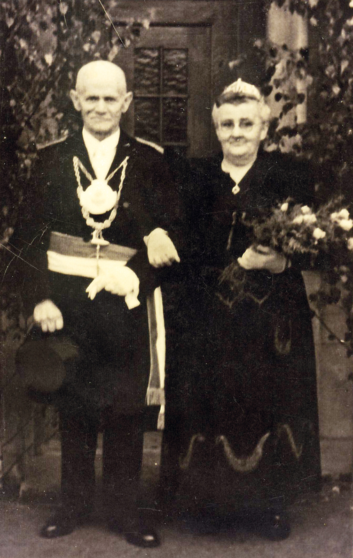 1952! König Bernhard Elbers mit seiner Königin Mechthilde!