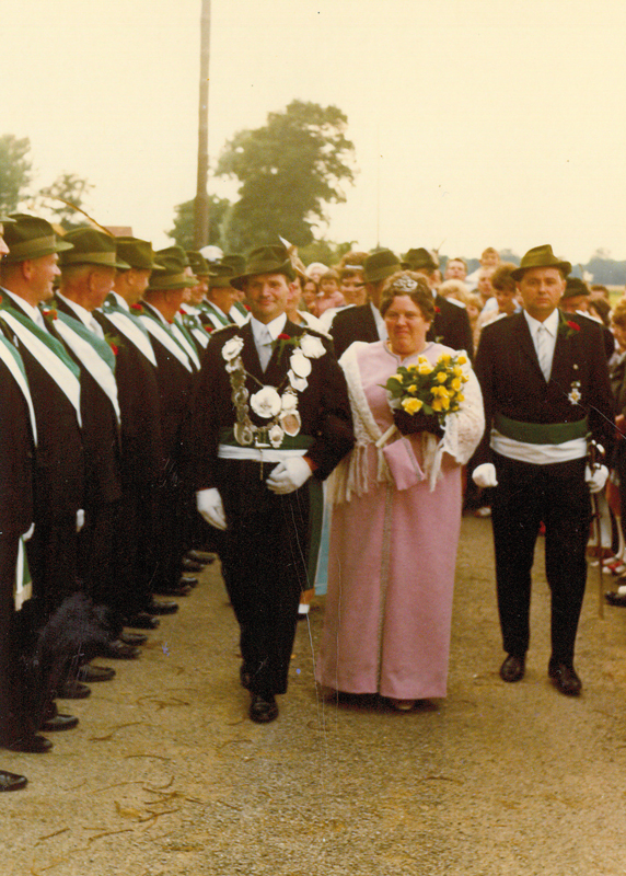 1970! König Heinrich Dirks mit seiner Königin Maria und seinem Gefolge Heinrich und Käthe Hegmann sowie Hans und Gertrud Engelskirchen!