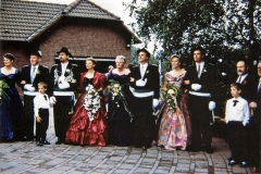 1995! König Wolfgang Dreher mit seiner Königin Helga und seinem Gefolge v. l. Theo und Maria Gesthuysen, Rudi und Marlies Kammann sowie Wigbert und Hannelore Habbel!
