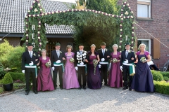 2013! König Theo Krebber mit seiner Königin Regina und seinem Gefolge v. l. Bernd und Walburga Klemmer, Norbert und Lucie Raap, Conny und Conny de Jong, sowie Wilhelm und Gaby Hübert!